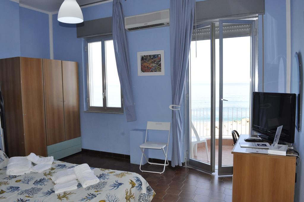 Hotel Ristorante La Scogliera - Nuova Gestione Piraino Exterior foto