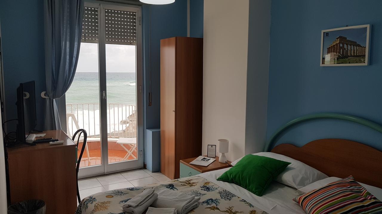 Hotel Ristorante La Scogliera - Nuova Gestione Piraino Exterior foto